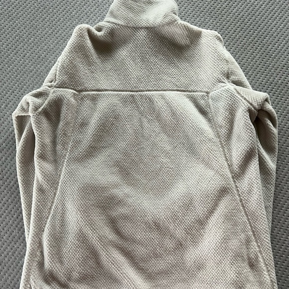 Patagonia - women’s size XL. - Picture 3 of 5